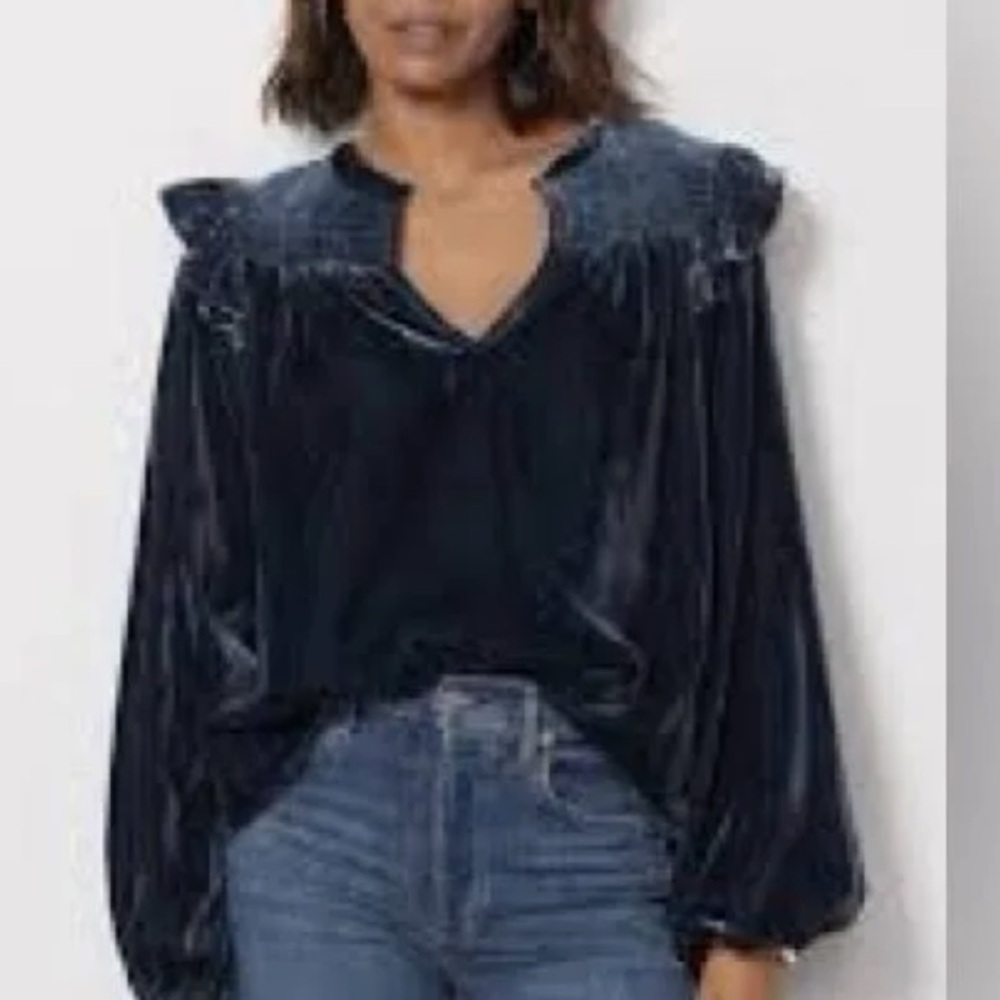 EVEREVE Blue Velvet Velour Ruffle Shoulder Top